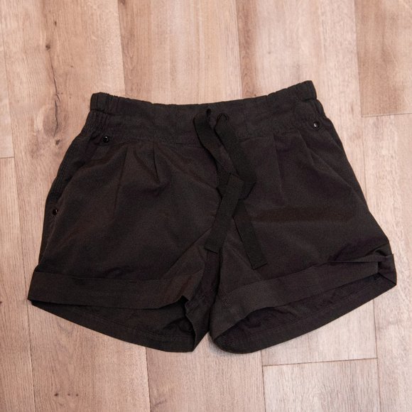 lululemon athletica Pants - Lululemon Athletica Spring Break Away Shorts